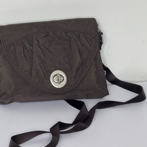 Baggallini Nassau Crossbody Travel Bag Nylon Gray Leopard Print Turnlock